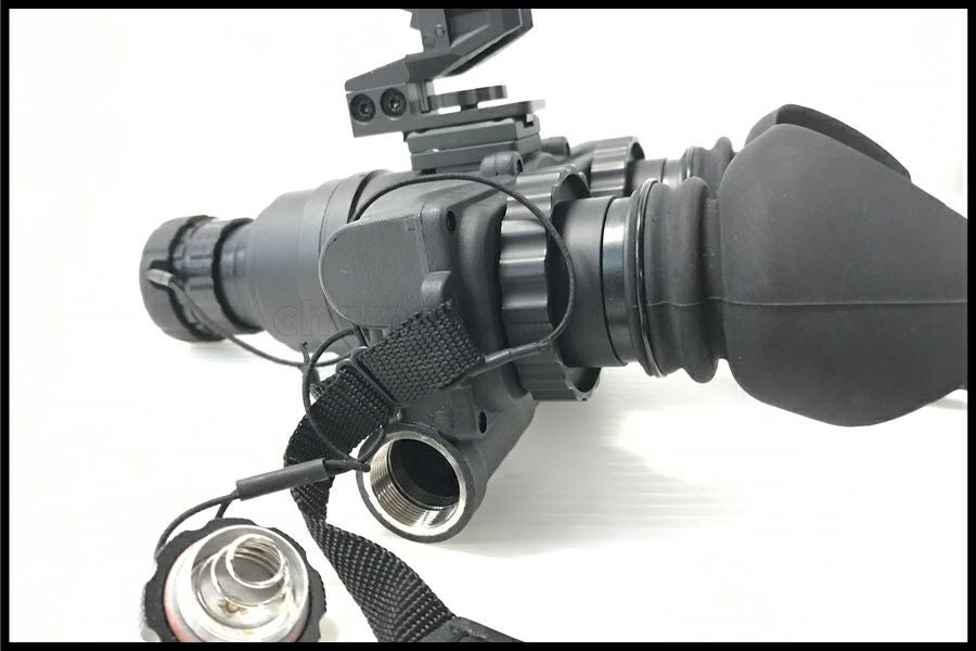 東京)ATN NVG7 WPTI 2.5世代ナイトビジョン付属品あり