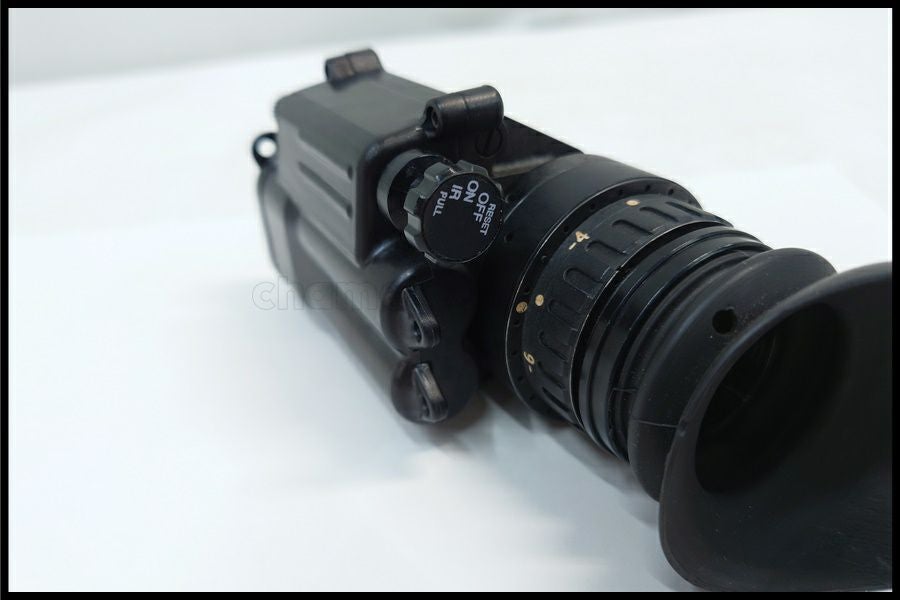 東京)米軍放出品 PVS-14D Omni4 Gen3 ナイトビジョン 実物