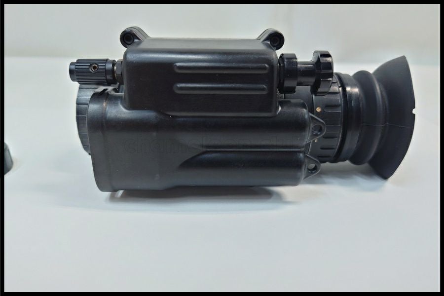 東京)米軍放出品 PVS-14D Omni4 Gen3 ナイトビジョン 実物