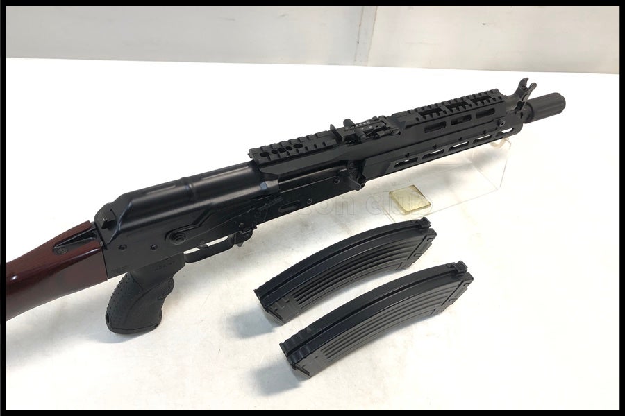 東京)東京マルイ AKM ガスブローバック カスタム品 予備マガジン付