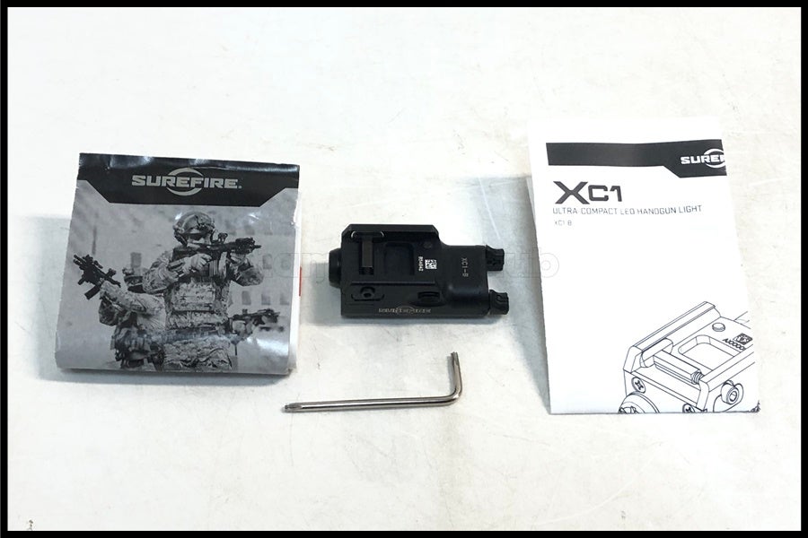 東京)SUREFIRE XC1-B ウェポンライト 実物