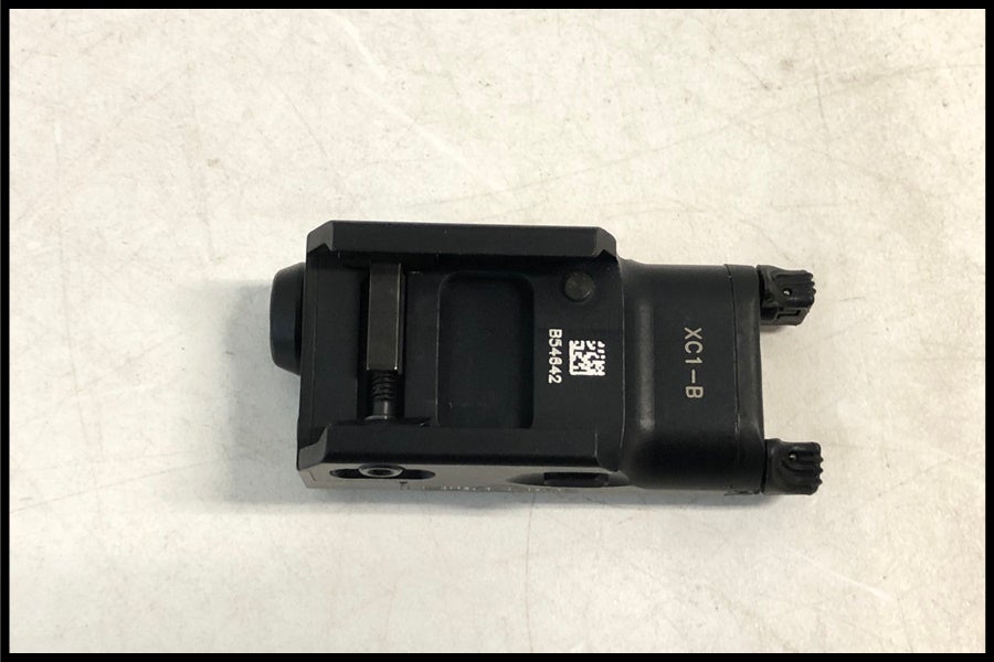 東京)SUREFIRE XC1-B ウェポンライト 実物