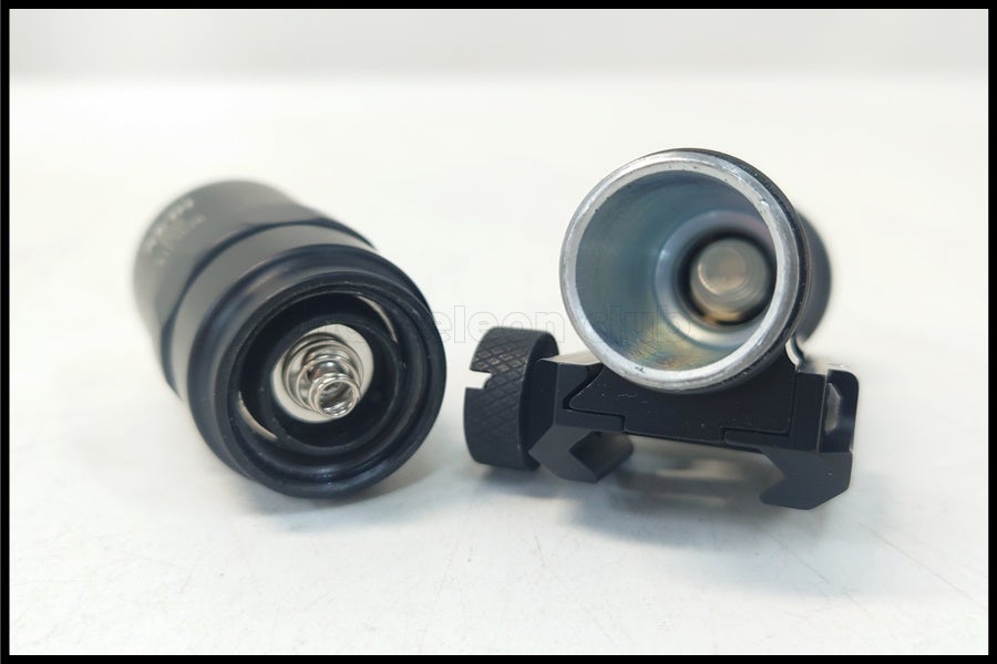 東京)SUREFIRE/シュアファイア SCOUT LIGHT M300C 実物スカウトライト