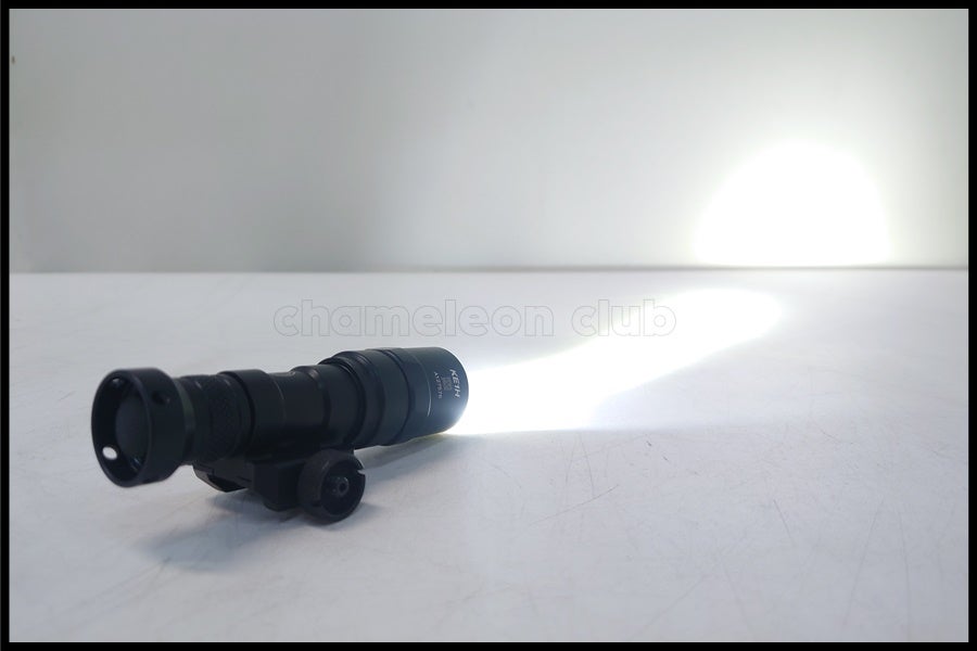 東京)SUREFIRE/シュアファイア SCOUT LIGHT M300C 実物スカウトライト