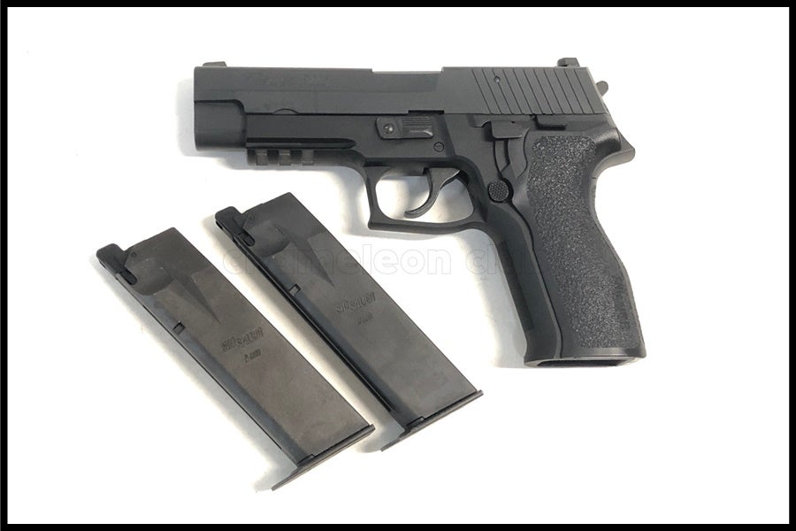 東京)東京マルイ SIG P226 E2 ガスブローバック 予備マガジン付