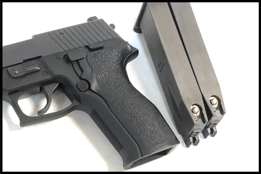 東京)東京マルイ SIG P226 E2 ガスブローバック 予備マガジン付