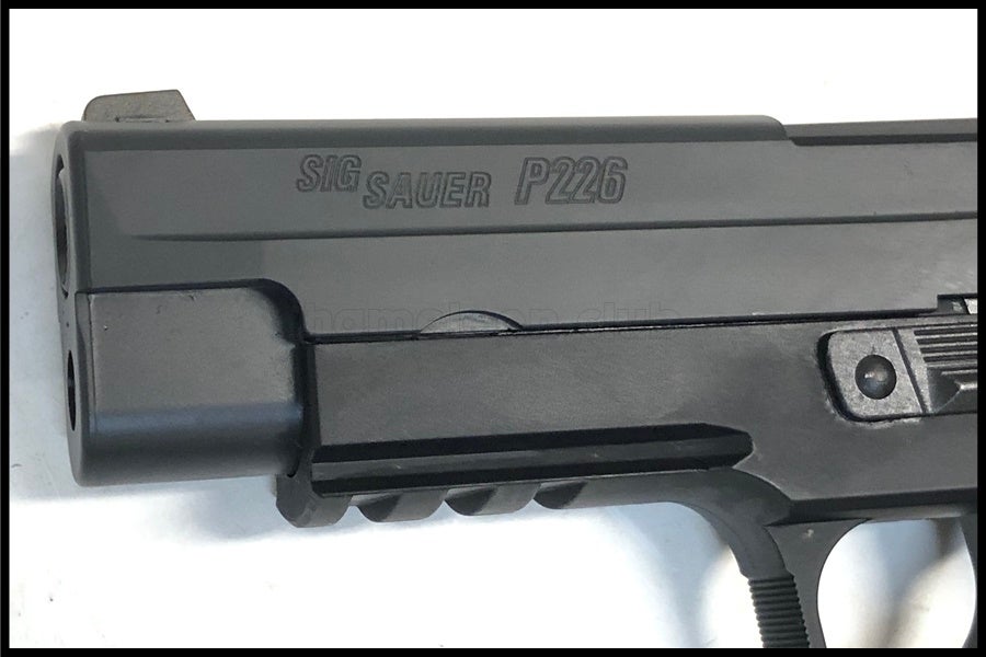東京)東京マルイ SIG P226 E2 ガスブローバック 予備マガジン付