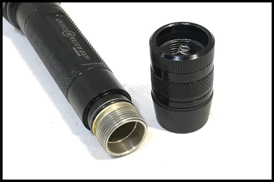 東京)SUREFIRE 9P フラッシュライト 実物