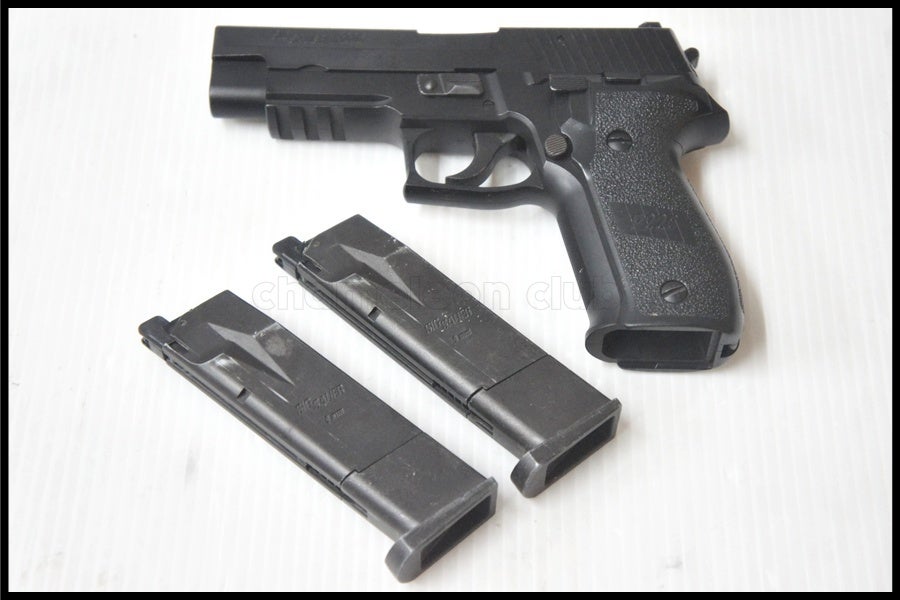 福岡)東京マルイ SIG SAUER P226 ガスブローバック 予備マガジン付