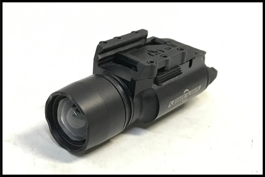 東京)SUREFIRE X200A ウェポンライト 実物