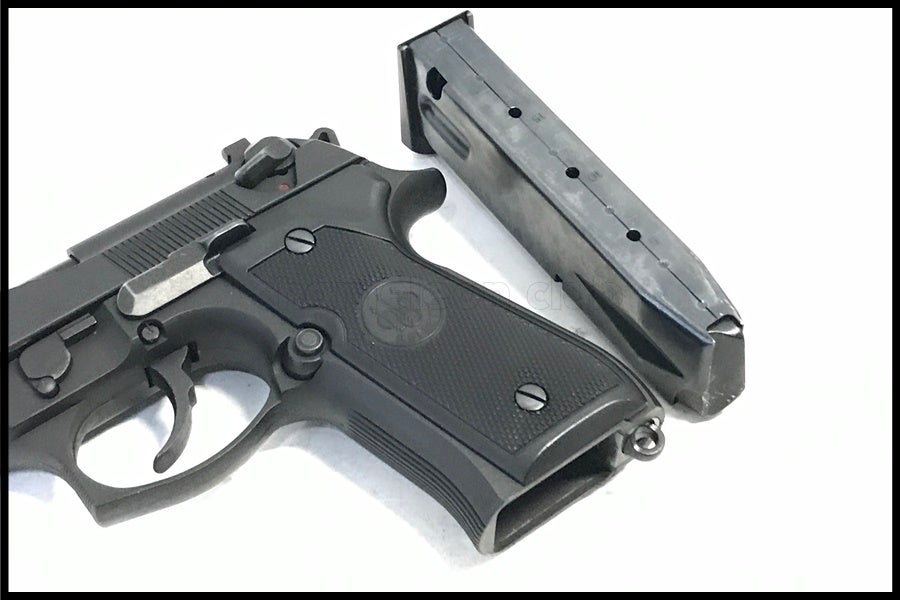 東京)マルシン ベレッタ CQB HWモデルガン 未発火 予備カート付 現状品