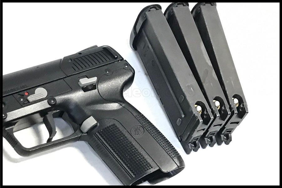 東京)東京マルイ FN5-7 ガスブローバック 予備マグ2本付