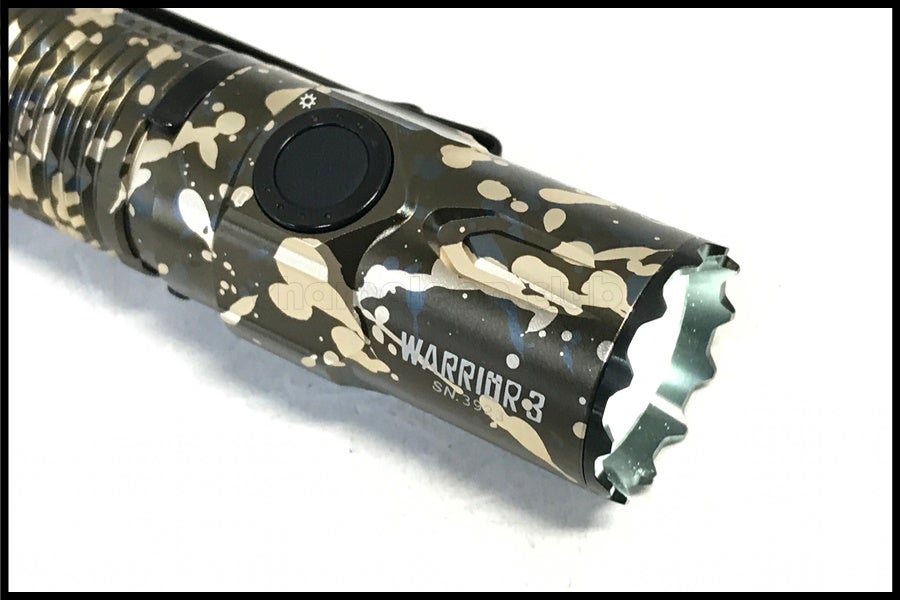 東京)OLIGHT WARRIOR 3デザートカモ フラッシュライト