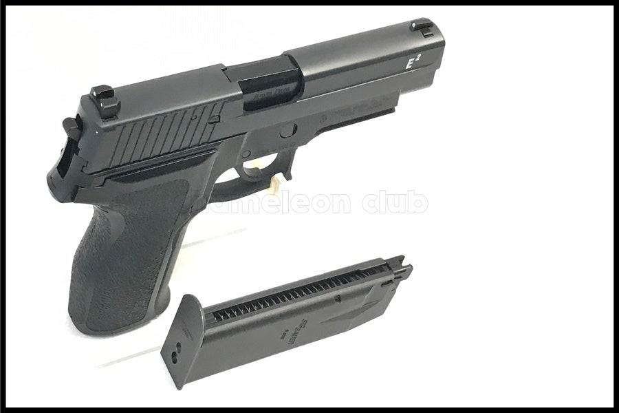東京)東京マルイ SIG SAUER P226RAIL ガスブローバック 予備マグ付き