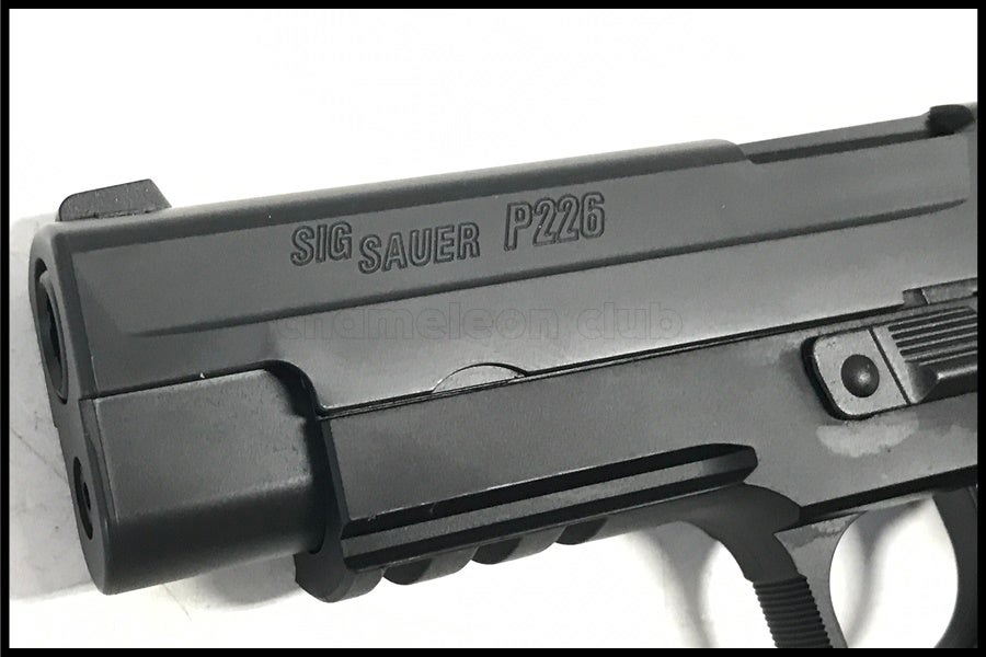 東京)東京マルイ SIG SAUER P226RAIL ガスブローバック 予備マグ付き