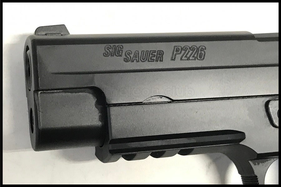 東京)東京マルイ SIG SAUER P226RAIL ガスブローバック 予備マグ付き